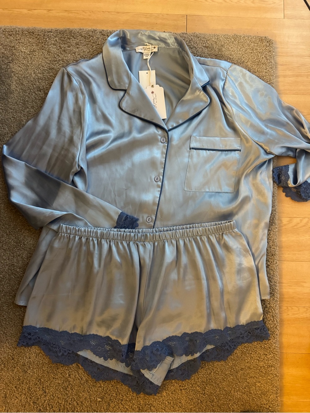 In bloom Silk-Feel Blue Lace Trim Pajama Set - Women Intimates & Sleepwear